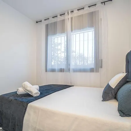 Jouvacations Domenec * Figueres (Girona)