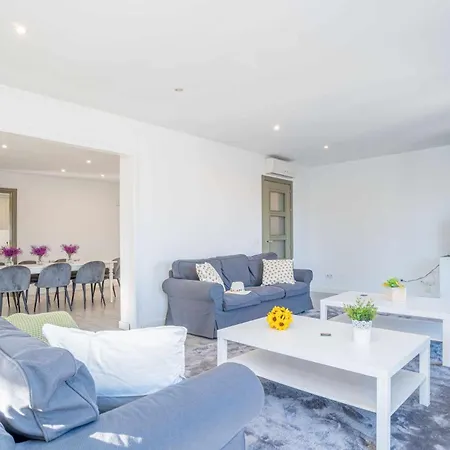 Jouvacations Domenec Villa Figueres (Girona)