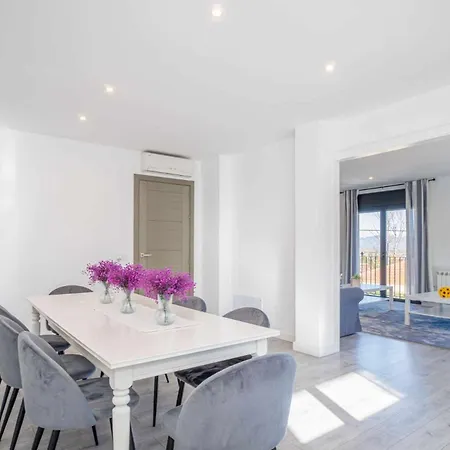 Villa Jouvacations Domenec Figueres (Girona)